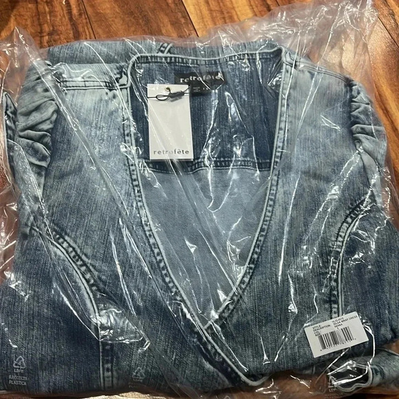 NWT Retrofête Zelda Dress Sienna Denim Wrap Styling Size Small - Picture 6 of 7